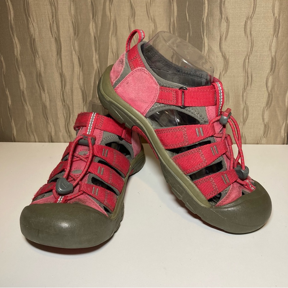 Keen Newport H2 Youth 5 Closed Toe Toggle Laced Pink Brown Water Sandals Shoes
